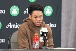 安芬尼-西蒙斯谈替补出战：开始想得有点多 打起来就自在多了