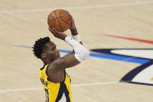 西卡：马瑟林今天怎么投怎么有 不占球权却高效得分让我印象深刻