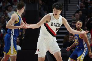 篮板季前赛新高！杨瀚森有所进步得9分6板1助1帽 另有1失误4犯规