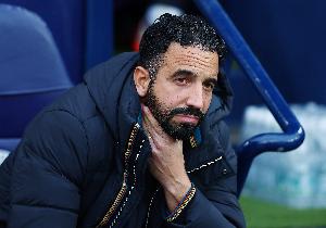 TA：阿莫林执教生涯初期就用343阵型，想改变除非他内心转变