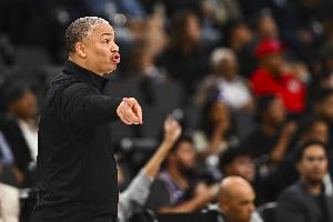 第五人是？卢：哈登小琼斯小卡祖巴茨对国王先发 科林斯不会先发