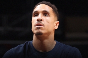 ❗突发！Shams：尼克斯后卫布罗格登宣布退役 年仅32岁！