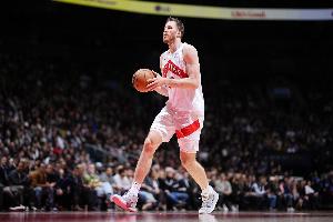 猛龙官方：中锋珀尔特尔下背部僵硬 本场比赛不会回归