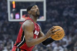 难阻失利！阿德巴约17投9中得到23分8板4助2断1帽