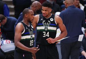 字母哥：米德尔顿是我一辈子的兄弟 我无法形容他对我的意义