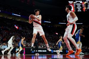 杨瀚森替补！开拓者明日首战先发：霍勒迪在列 克林根任首发中锋