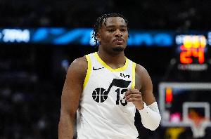 爵士官方：科利尔右腿筋拉伤的康复进展顺利 将在一周后重新评估