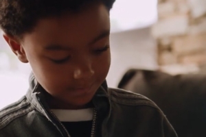 哈登儿子写便条：总有一天我会出人头地 哈登：我心里你已经是了