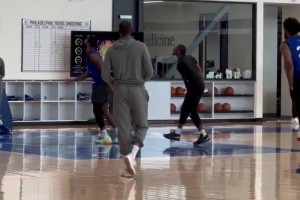 76人队内单挑视频片段！乔治和马克西1v1单挑回合～