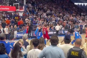 错失绝杀！火箭末节最后一投，申京顶着多特强投不中进加时🚨